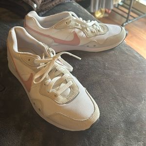 Nike venture running shoes